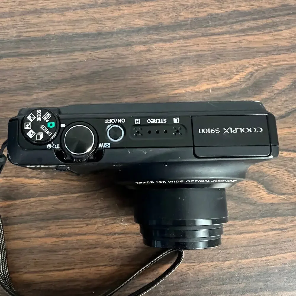 Nikon COOLPIX S9100 12.1MP 18x Optical Zoom Black Digital Camera Bundle